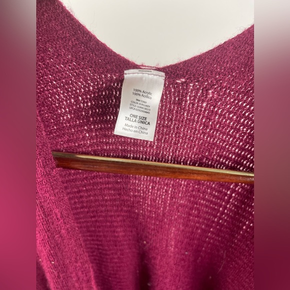 Red fringe shawl cape poncho - Picture 9 of 9